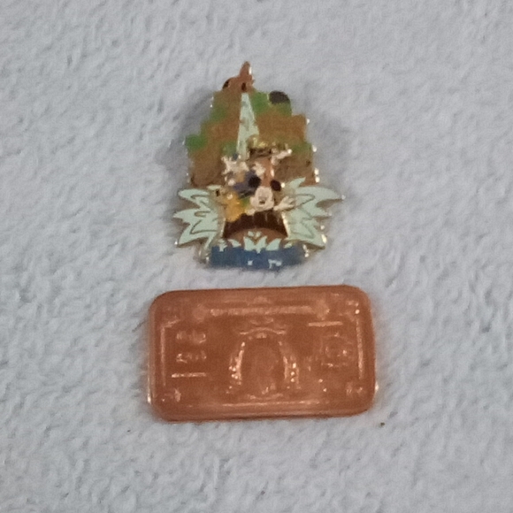 🌊Disney Parks Movable 2008 Splash Mountain Pin and Copper Bar🌊 - Picture 3 of 5